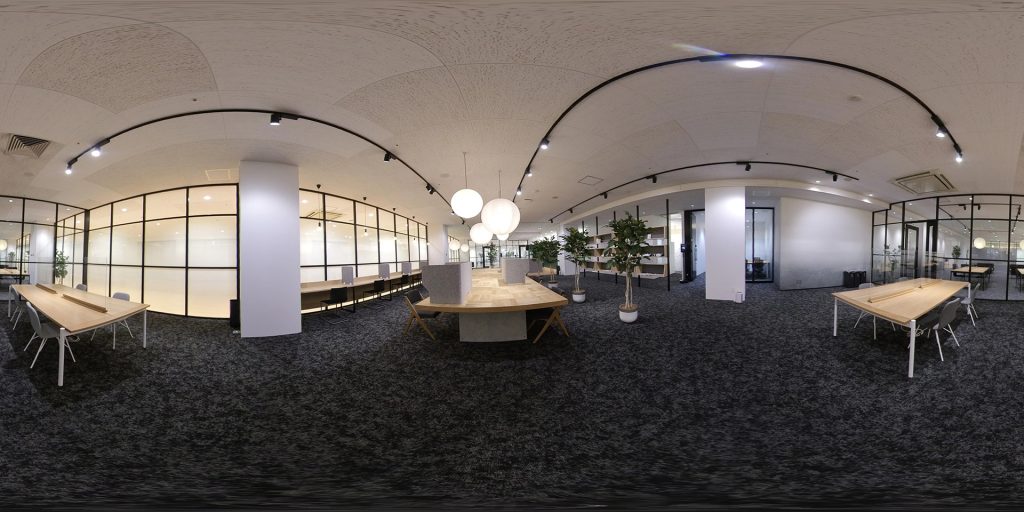 コワーキングルーム会議室前